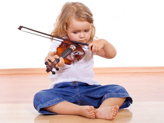 escuela infantil bilingüe en Valencia - clases de violín para niños en Valencia