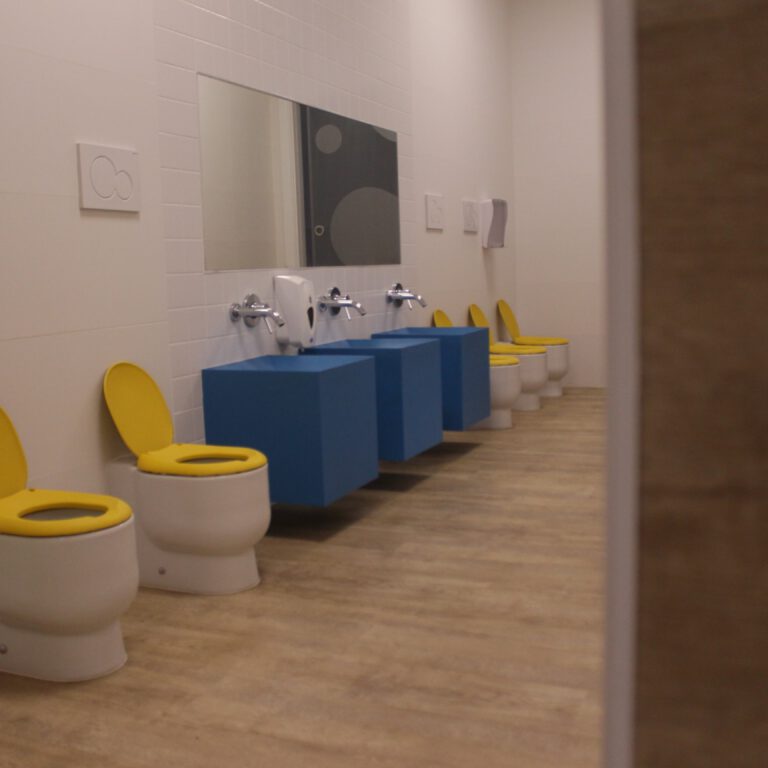 escuela infantil bilingüe en Valencia - baños