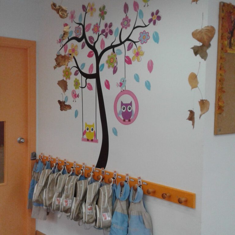 escuela infantil bilingüe en Valencia - mochilas grises