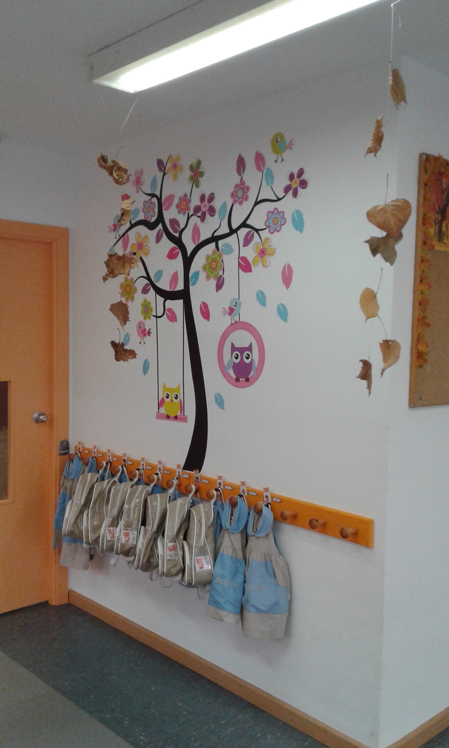 escuela infantil bilingüe en Valencia - mochilas grises
