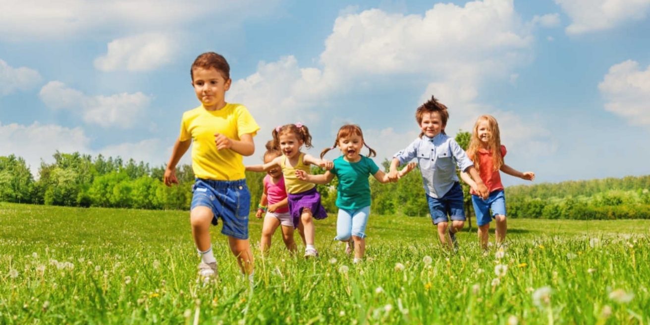 escuelas de verano en Valencia – niños corriendo escuelas de verano en Valencia - niños corriendo