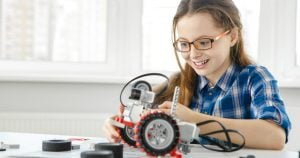 robotica educativa para niños en Valencia - niña