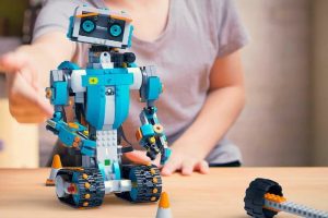 robotica para niños en Valencia - robot azul