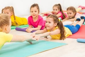 escuela infantil en Valencia - yoga para niños