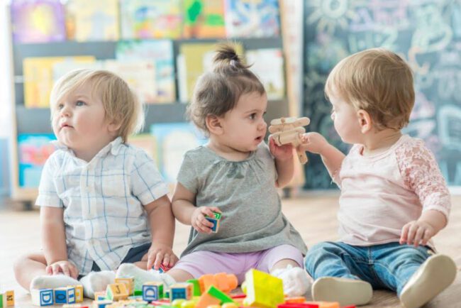 escuelas infantiles en Valencia - niños jugando