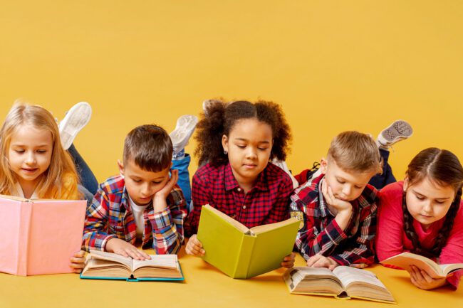 educación infantil concertada en Valencia - fondo amarillo