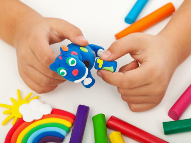 educación infantil privada en Valencia - plastilina