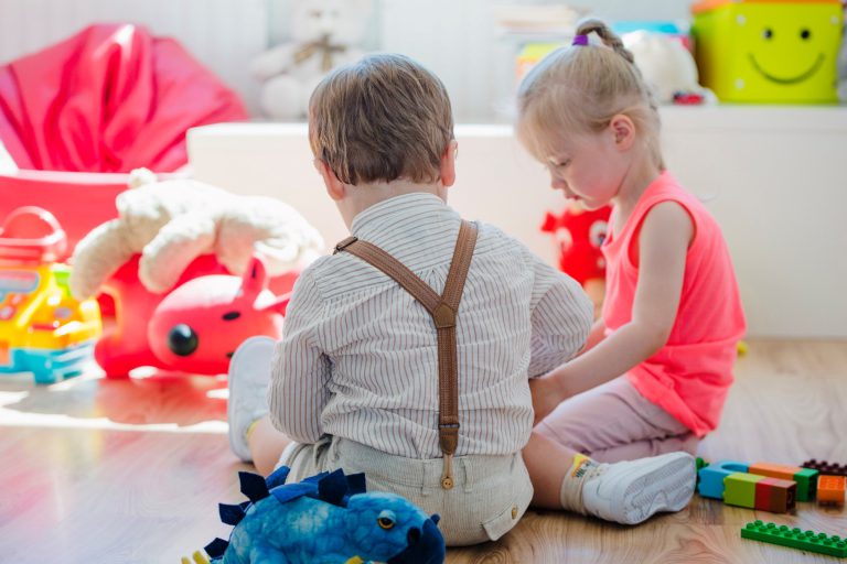 centro de educación infantil en Valencia – niños jugando centro de educación infantil en Valencia - niños jugando