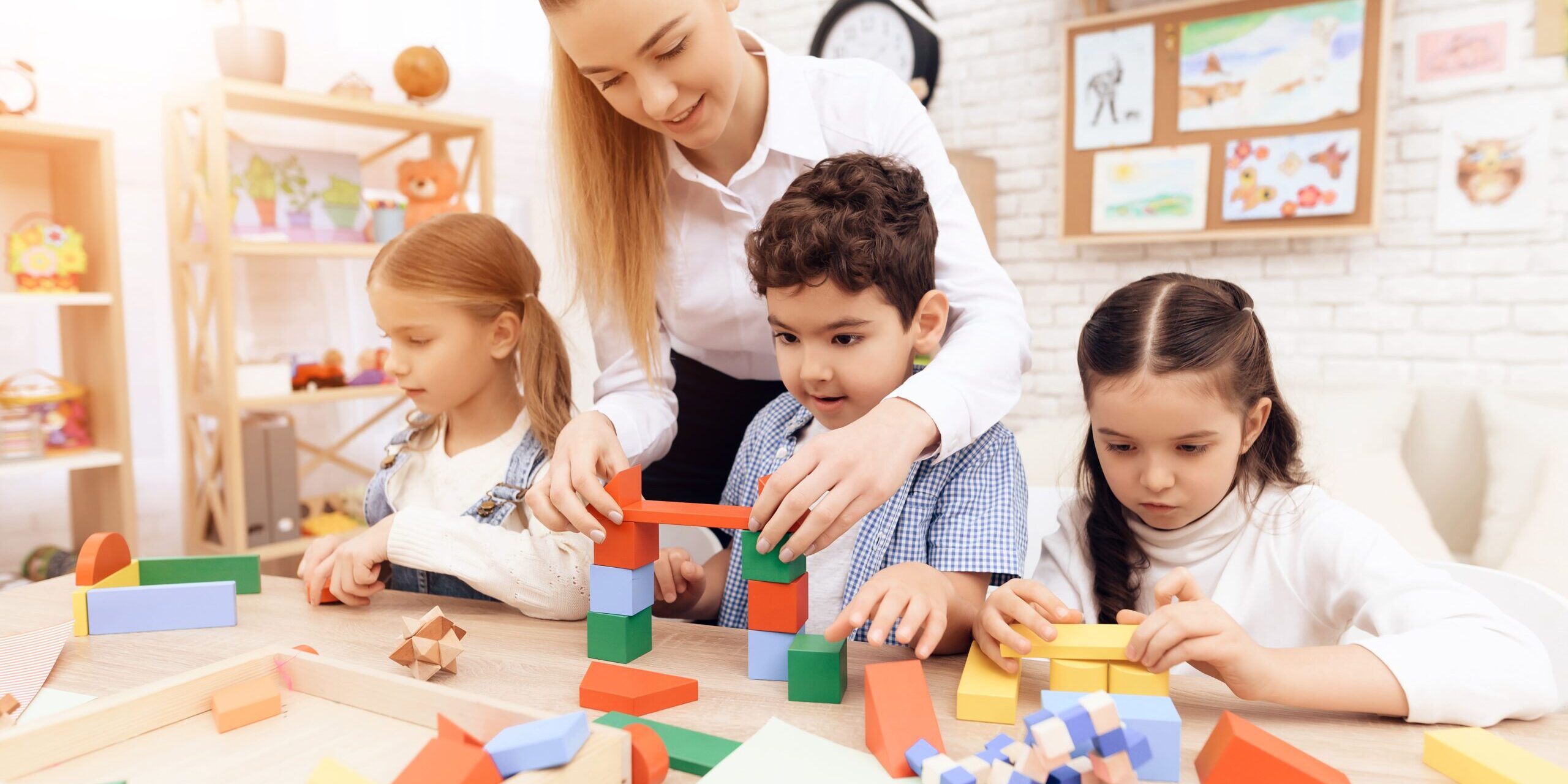 Escuela Infantil Bambinos  ¿Qué tipo de pinturas son aconsejables para los  niños? - Escuela Infantil Bambinos