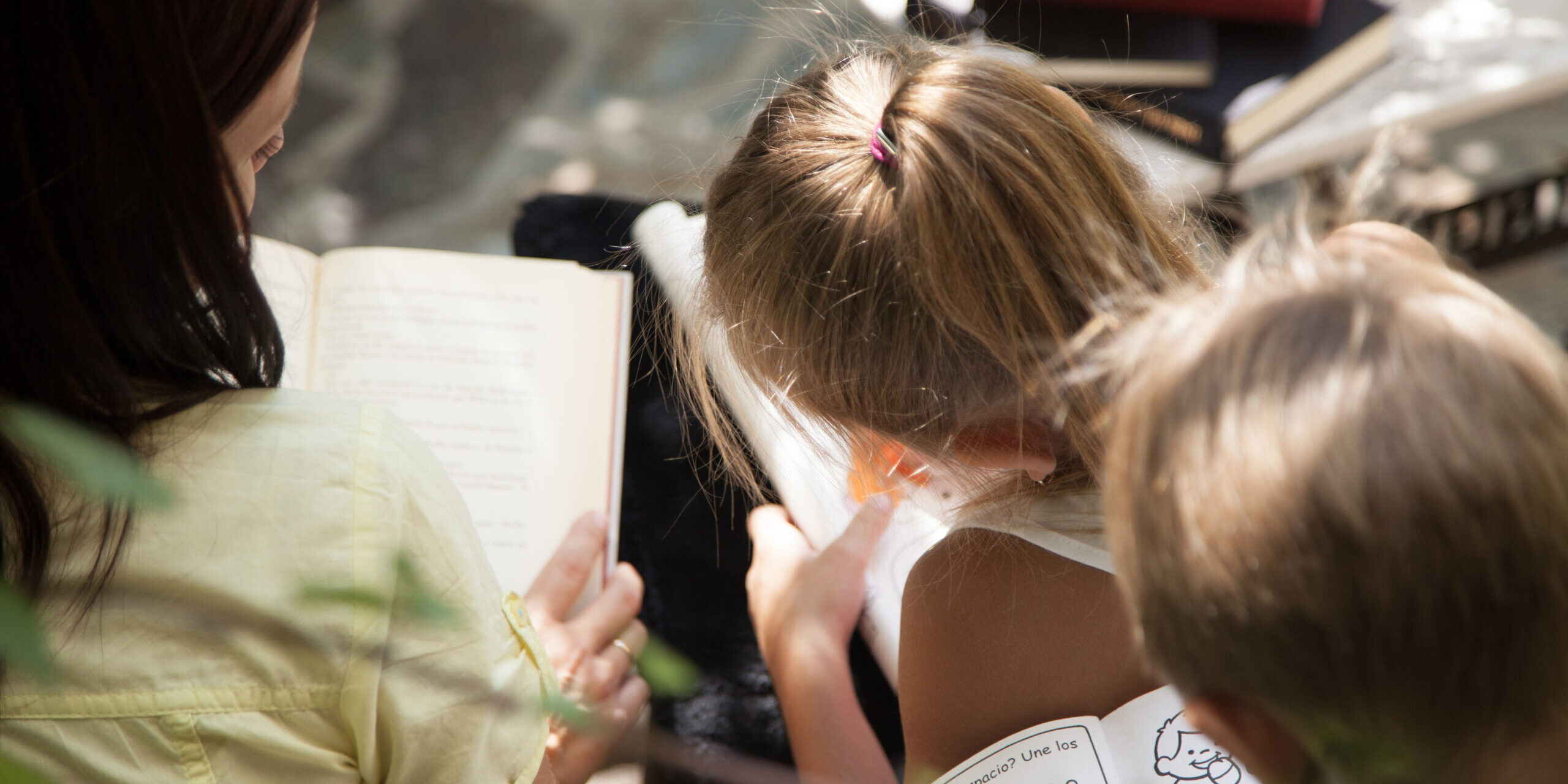 escuela infantil concertada en Valencia-pintar